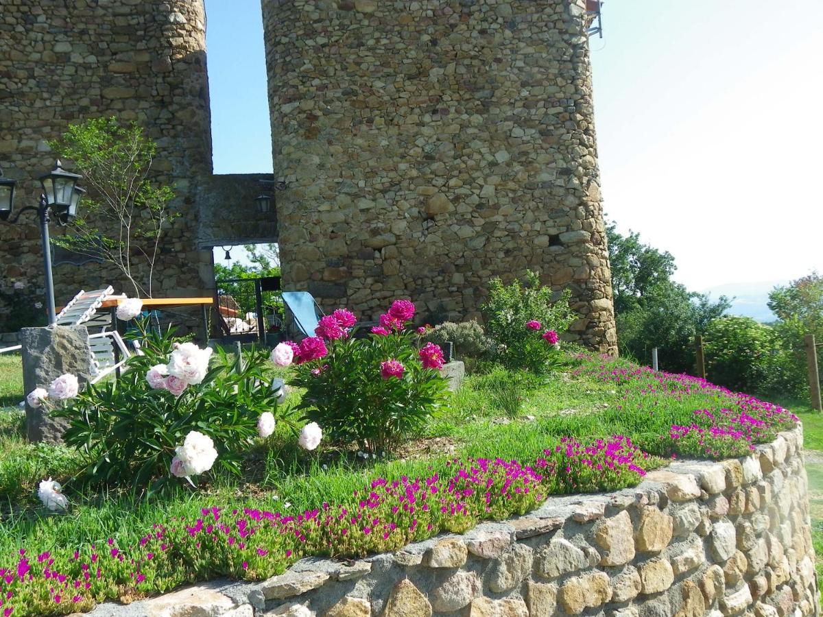 Bed and Breakfast le Donjon de la Reine Margot Beaumont  Exterior foto