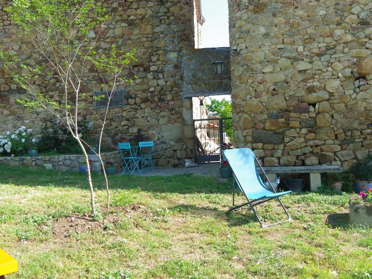Bed and Breakfast le Donjon de la Reine Margot Beaumont  Exterior foto