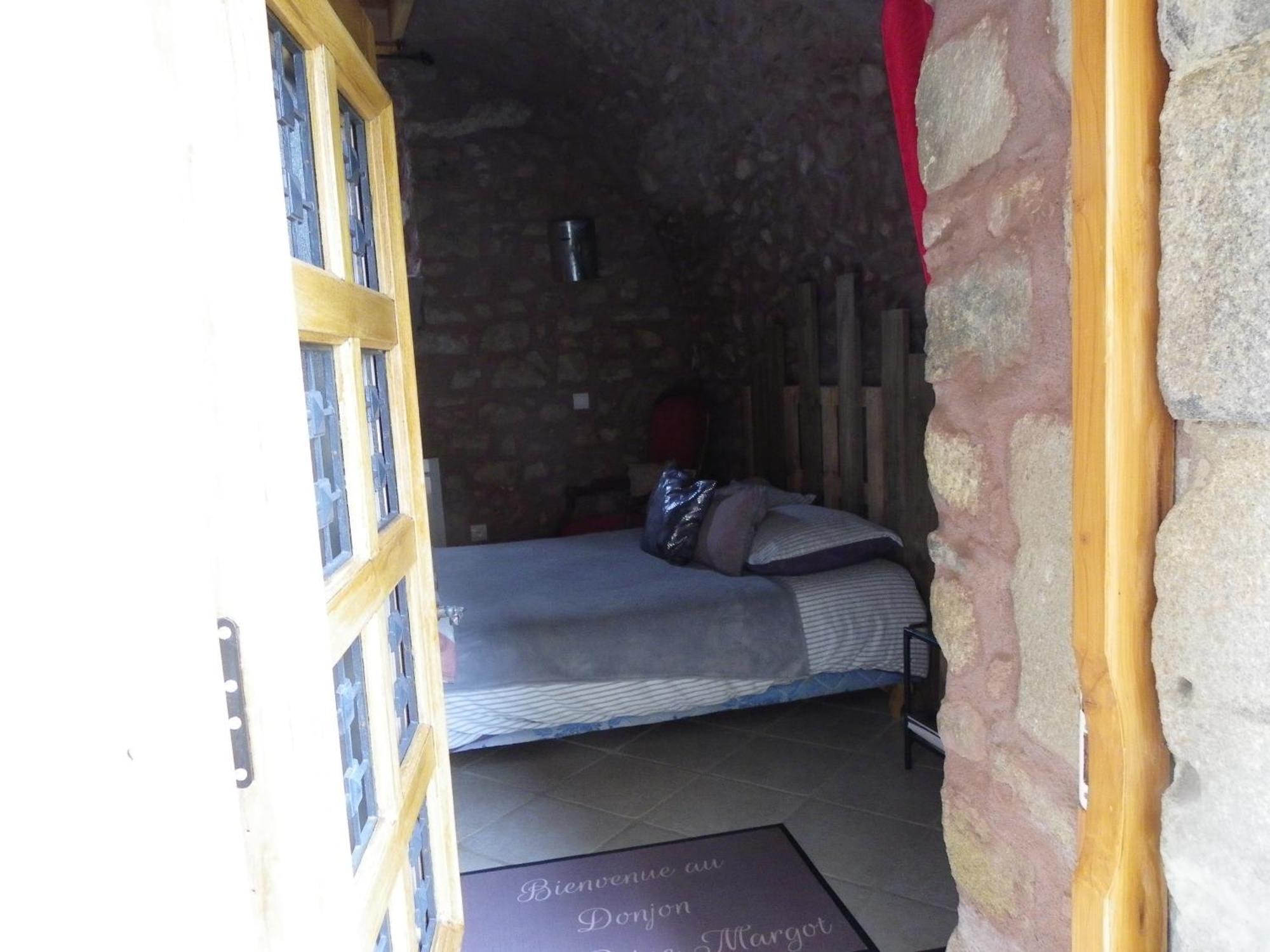 Bed and Breakfast le Donjon de la Reine Margot Beaumont  Exterior foto
